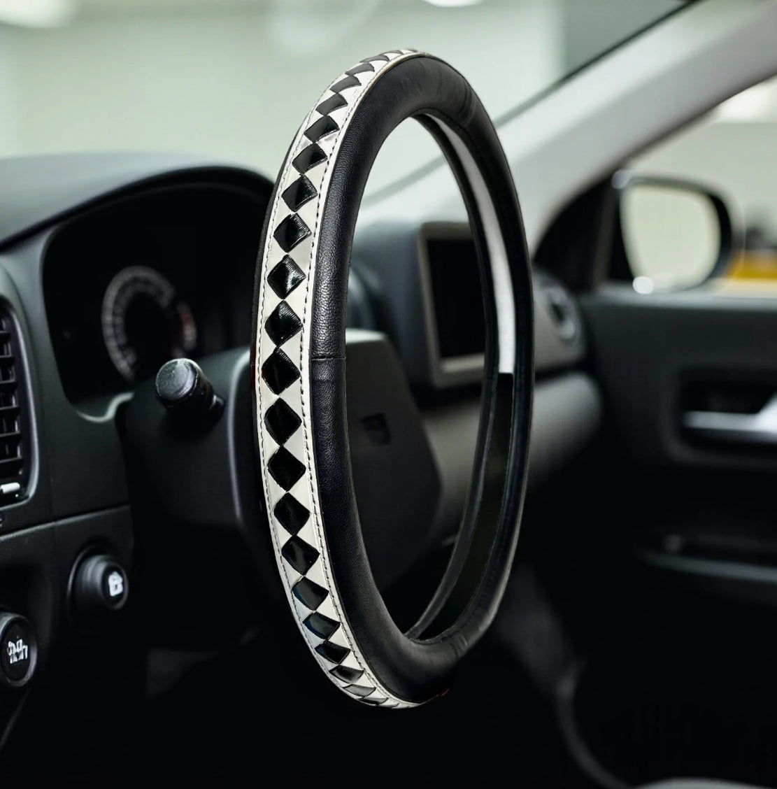15” Checkered Tooled Leather Steering Wheel Cover