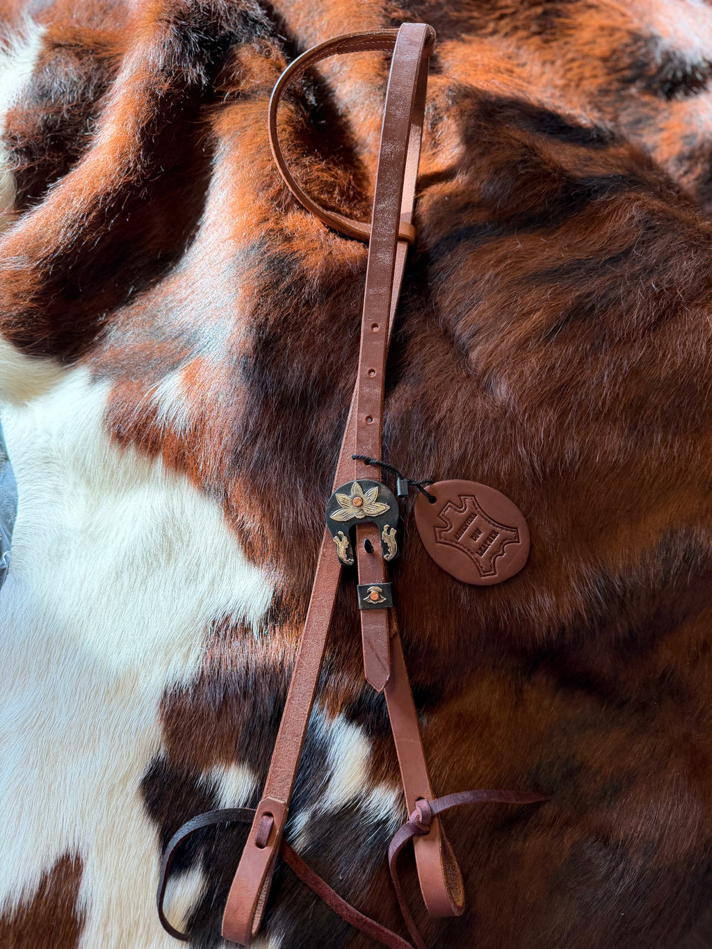 Argentina Cow Leather One Ear Headstall With Gold and Copper Engraved Overlayed Buckle